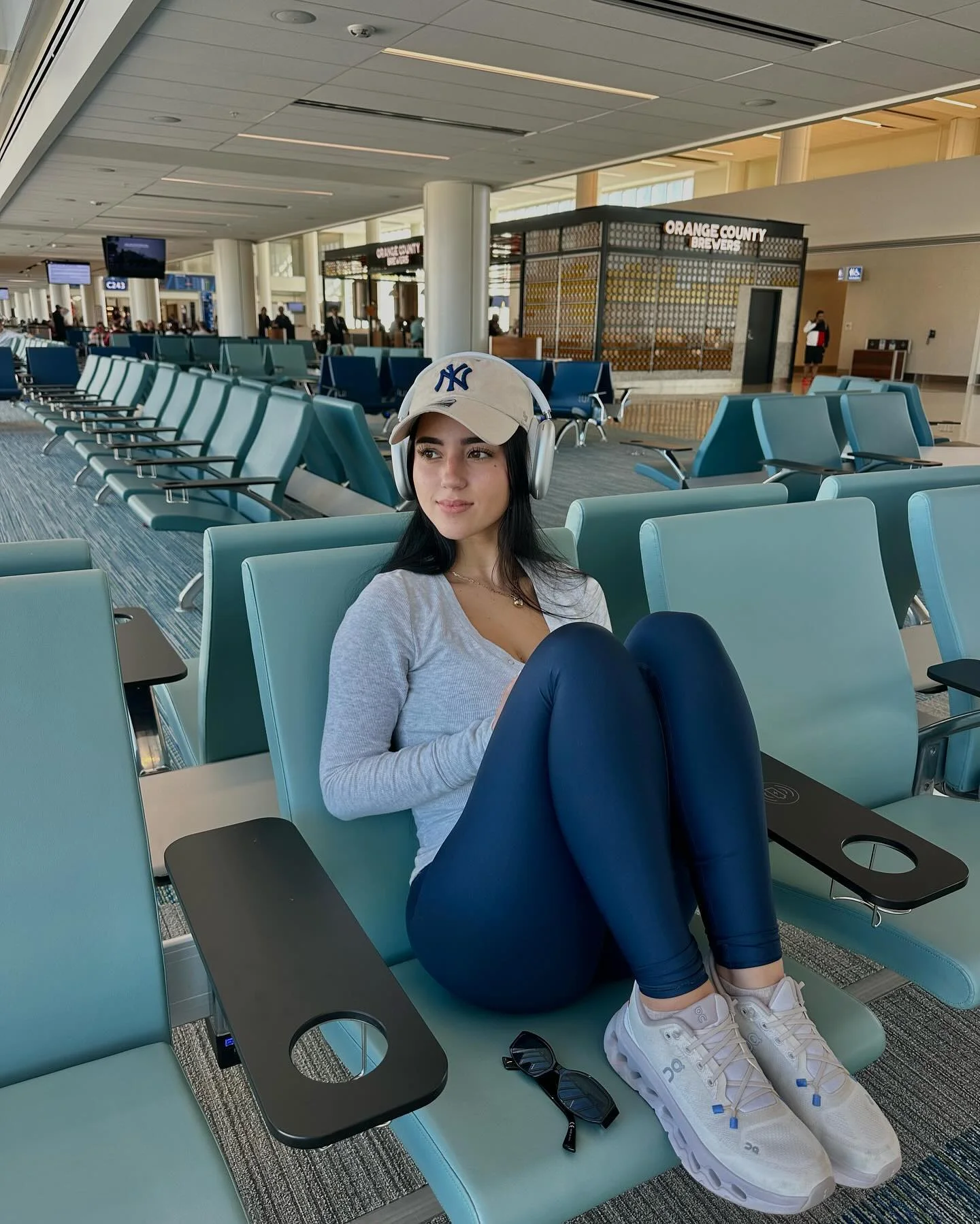 Stylish Summer Airport Outfits for Comfortable Travel