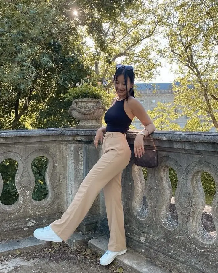 beige pants outfit for women