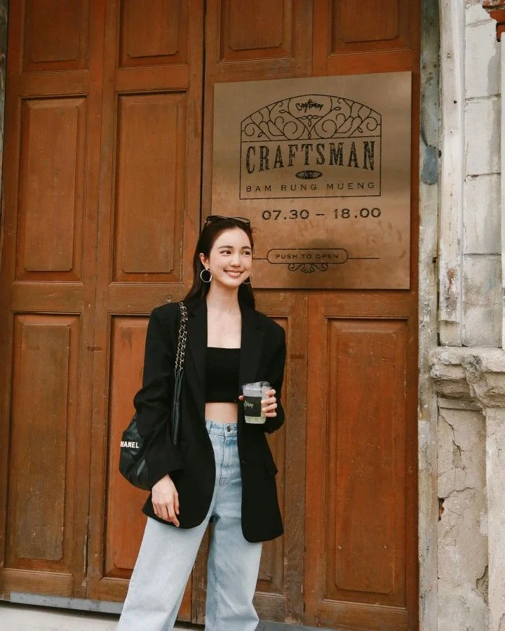 black blazer outfit