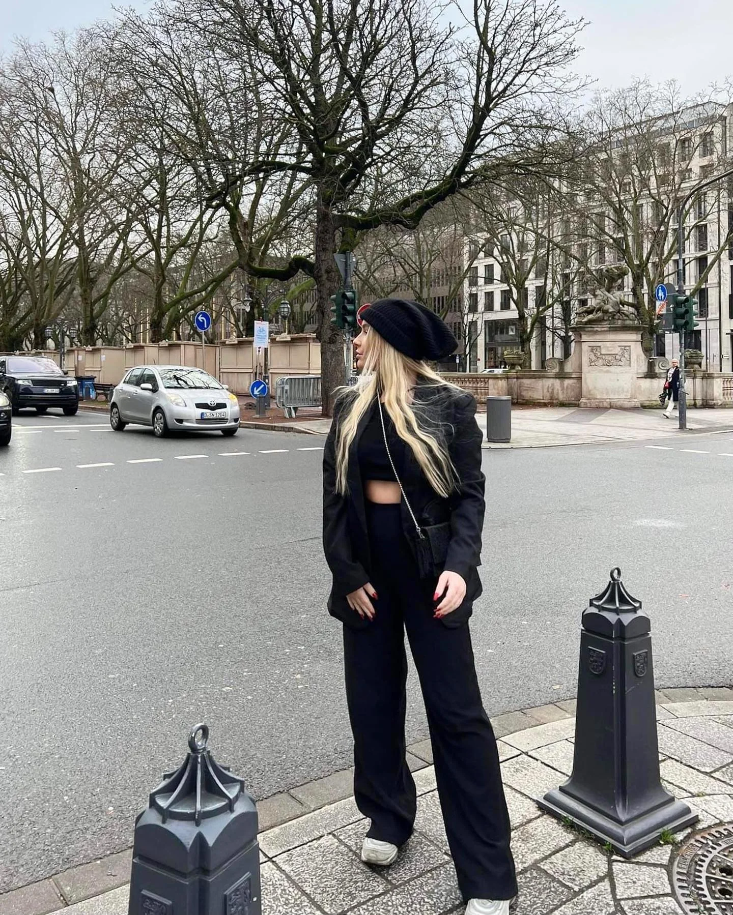 black blazer outfit