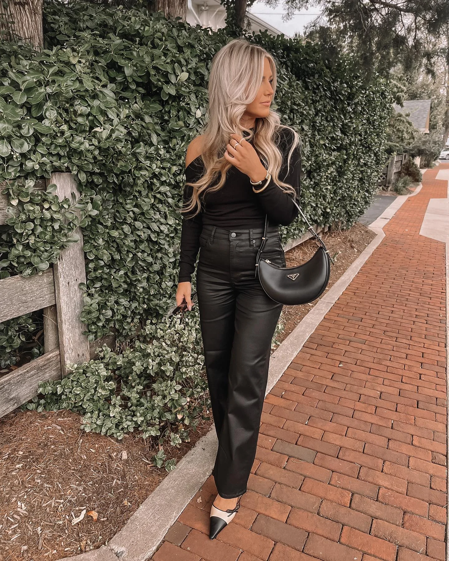 black pants outfit