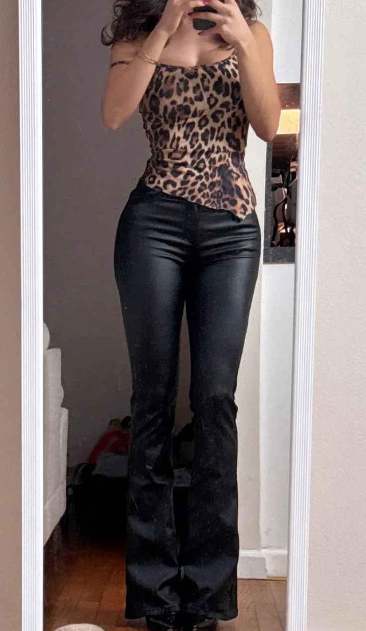 bootcut jeans outfit