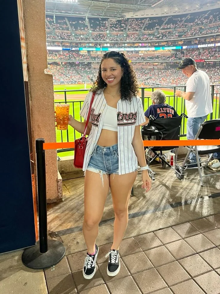 cubs game outfit women