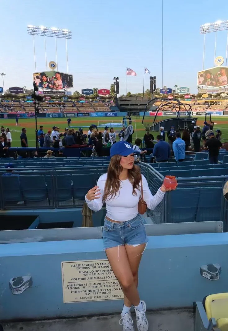 cubs game outfit women