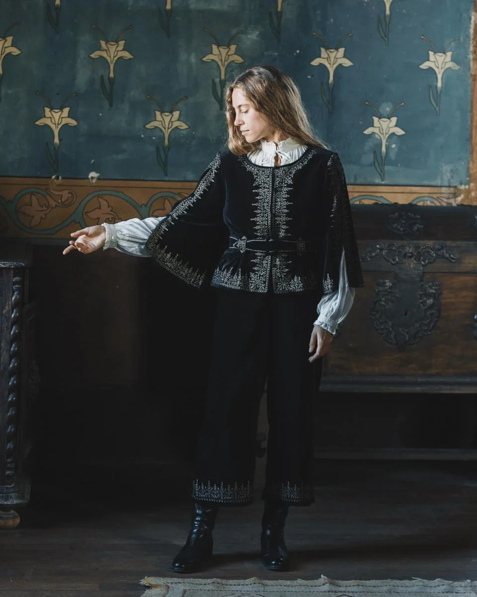 dark academia outfit