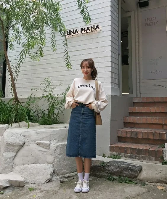 denim skirt outfit ideas