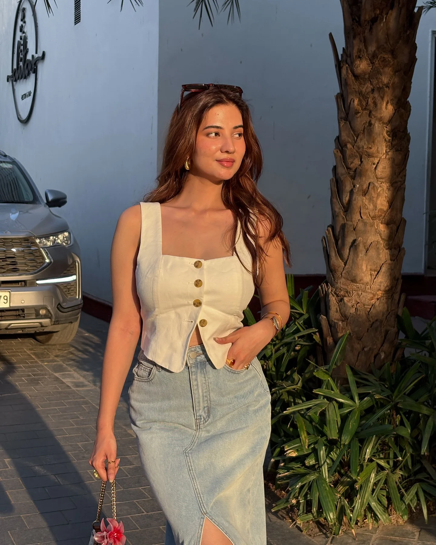 denim skirt outfit ideas