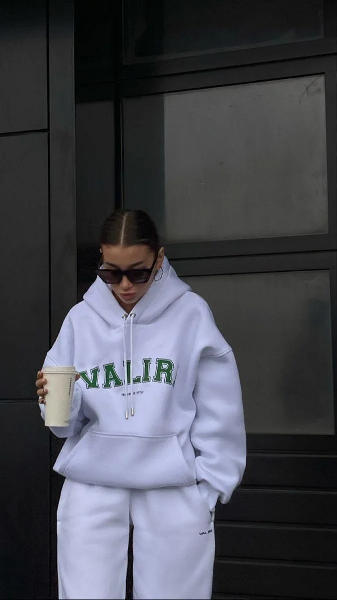oversized hoodie outfit