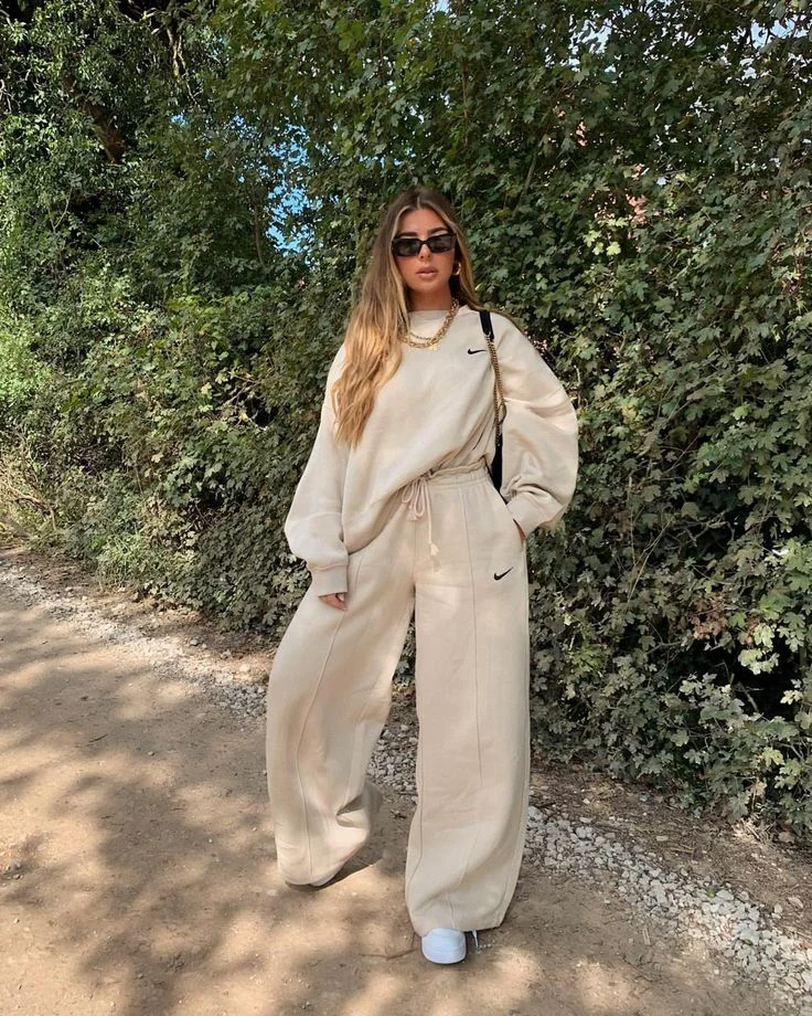oversized hoodie outfit