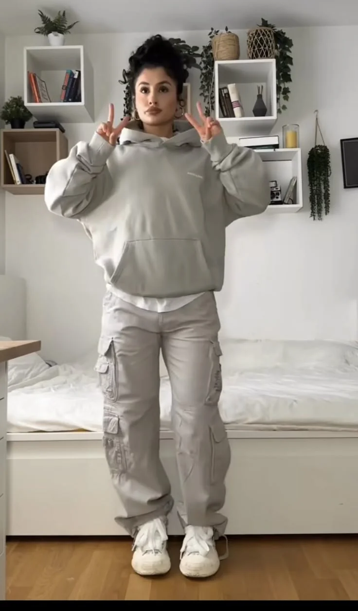 oversized hoodie outfit