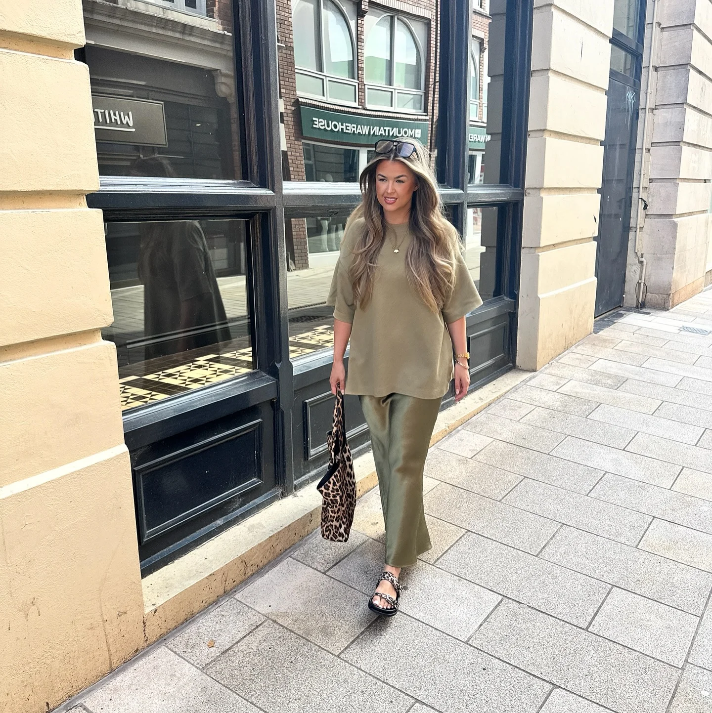 satin skirt outfit ideas