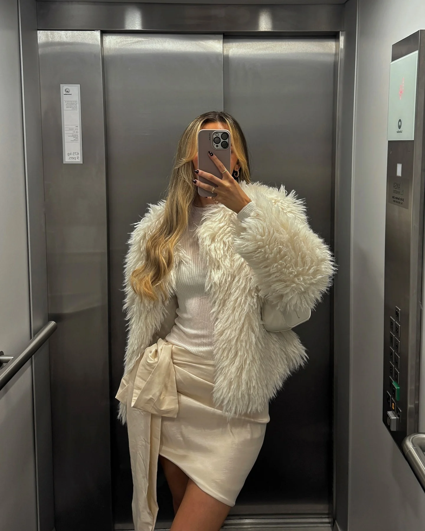 Styled Inspo - Seasonable Outfits