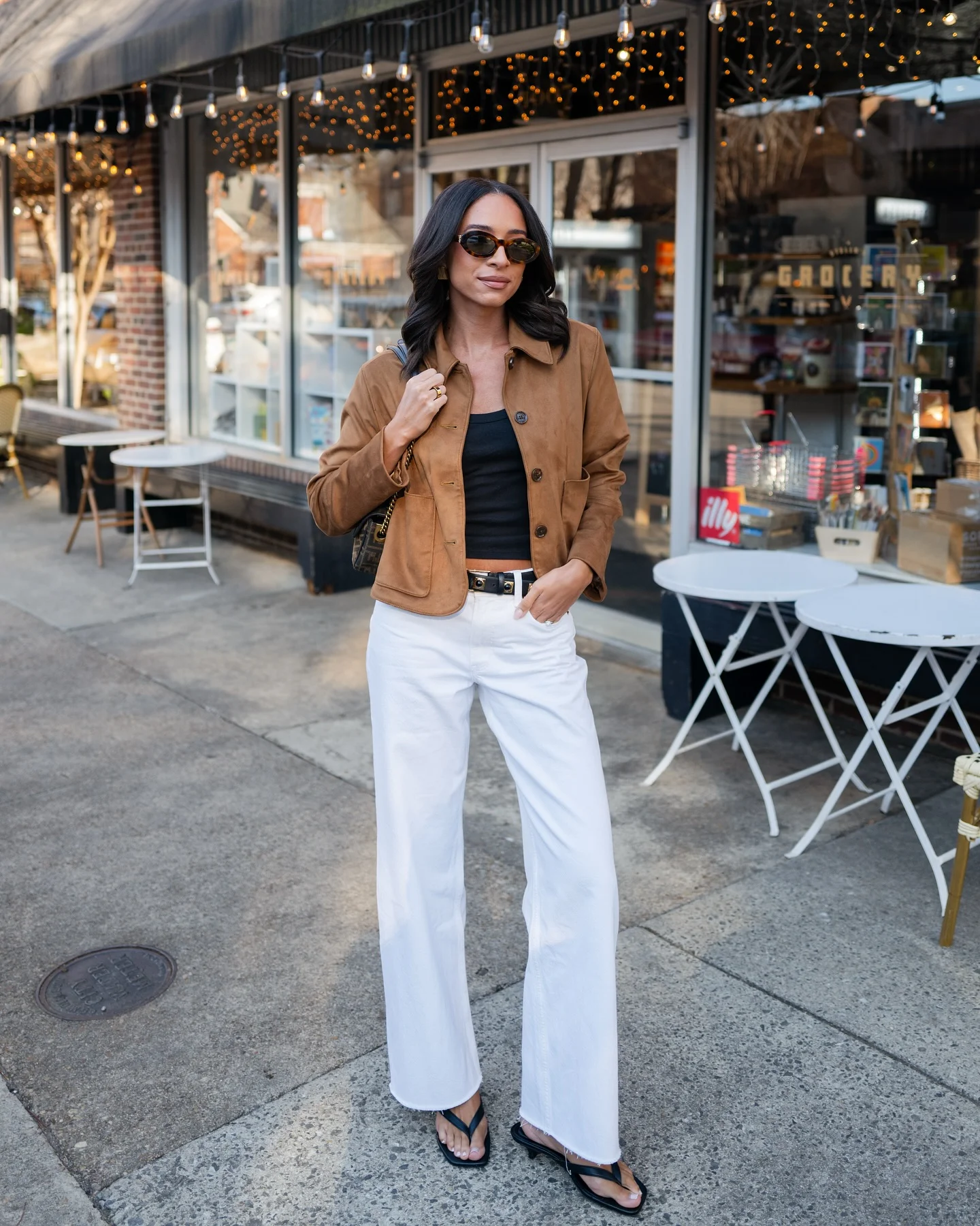 white jeans outfit