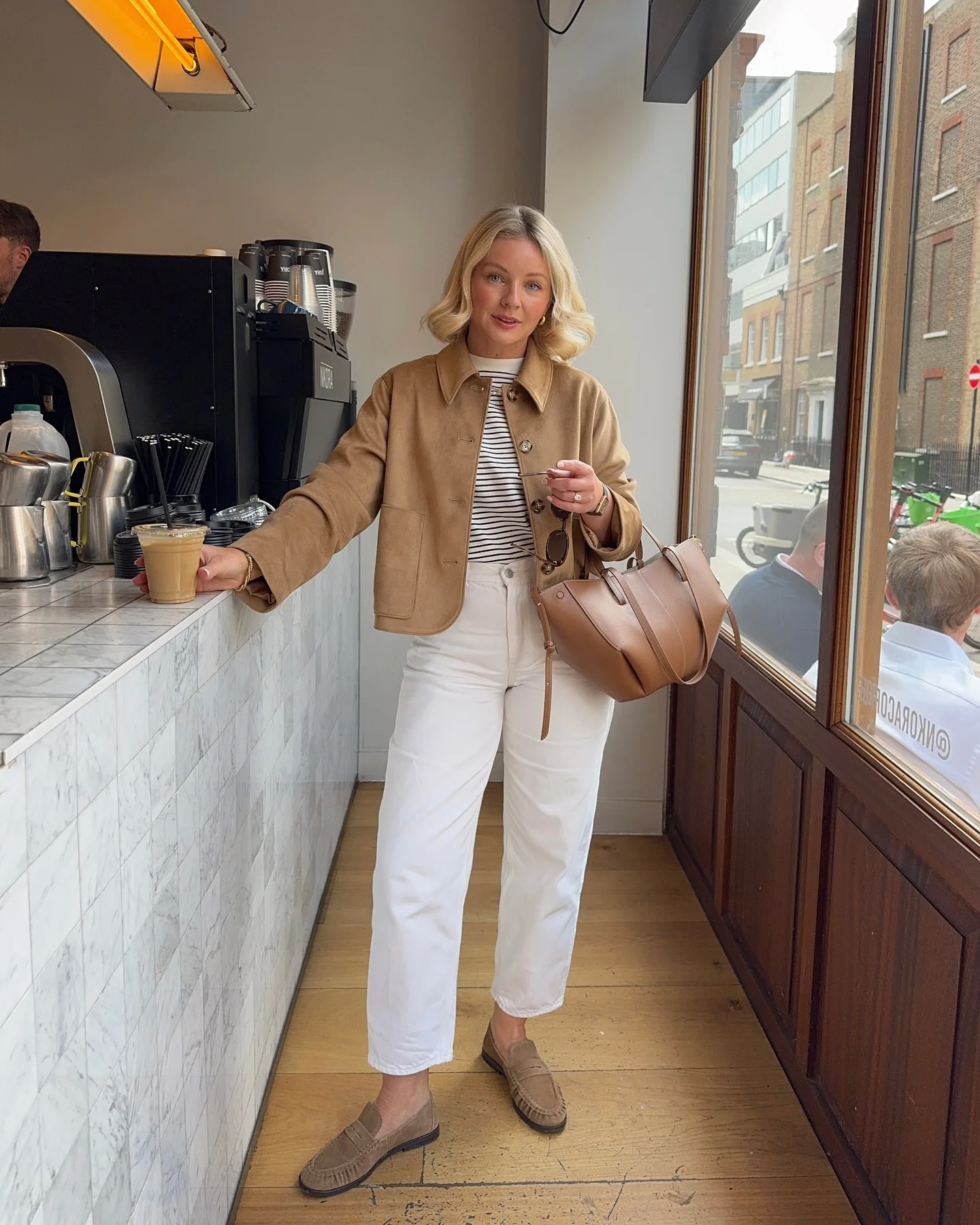 white jeans outfit