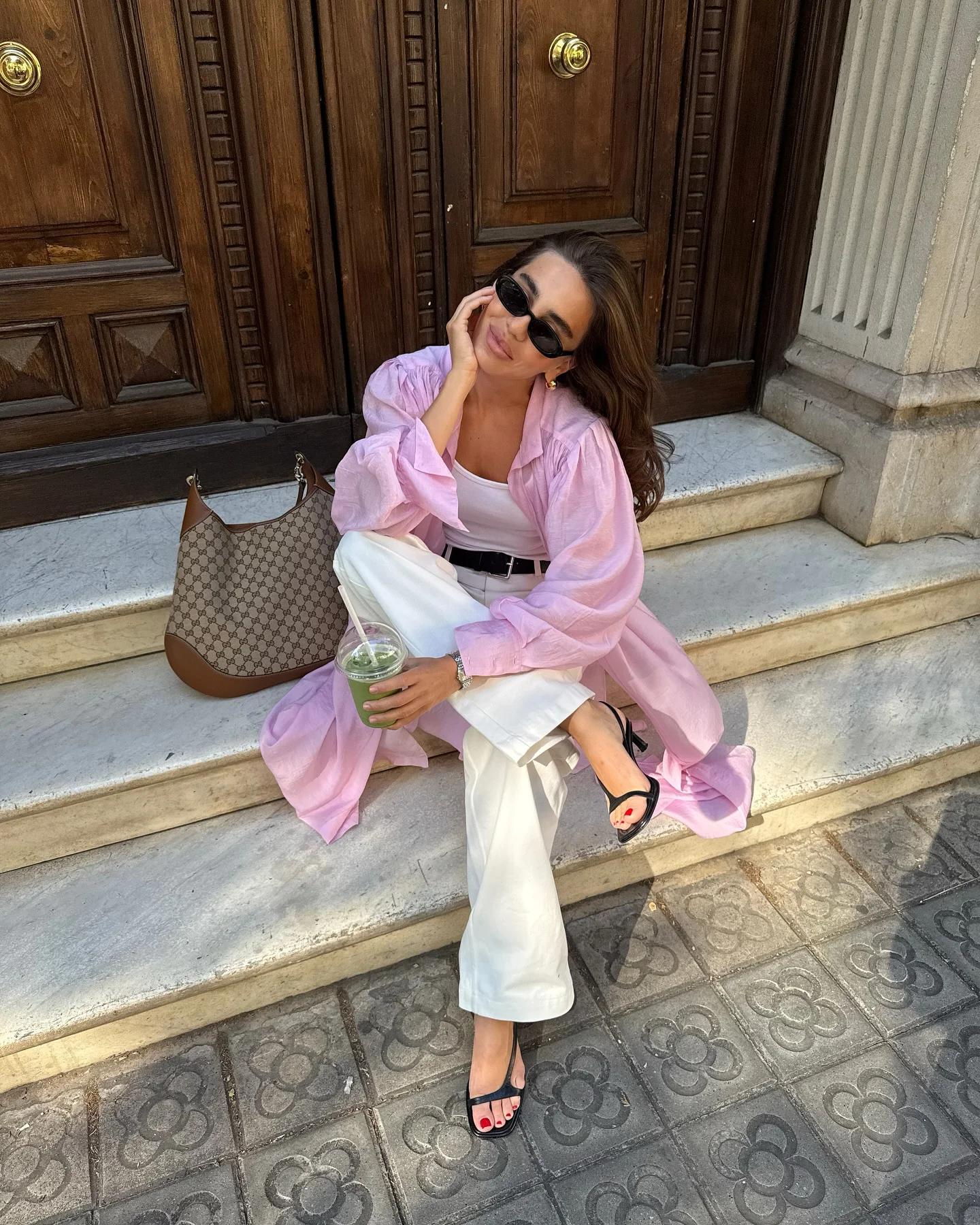 white jeans outfit