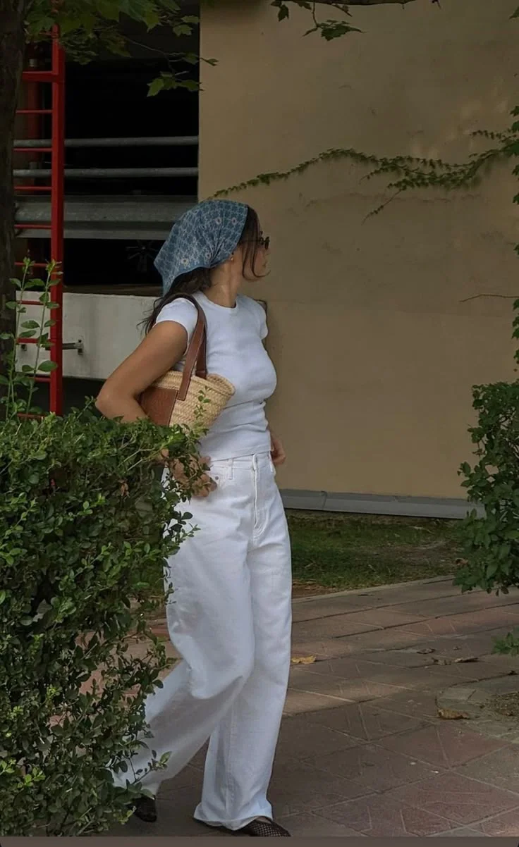 white jeans outfit