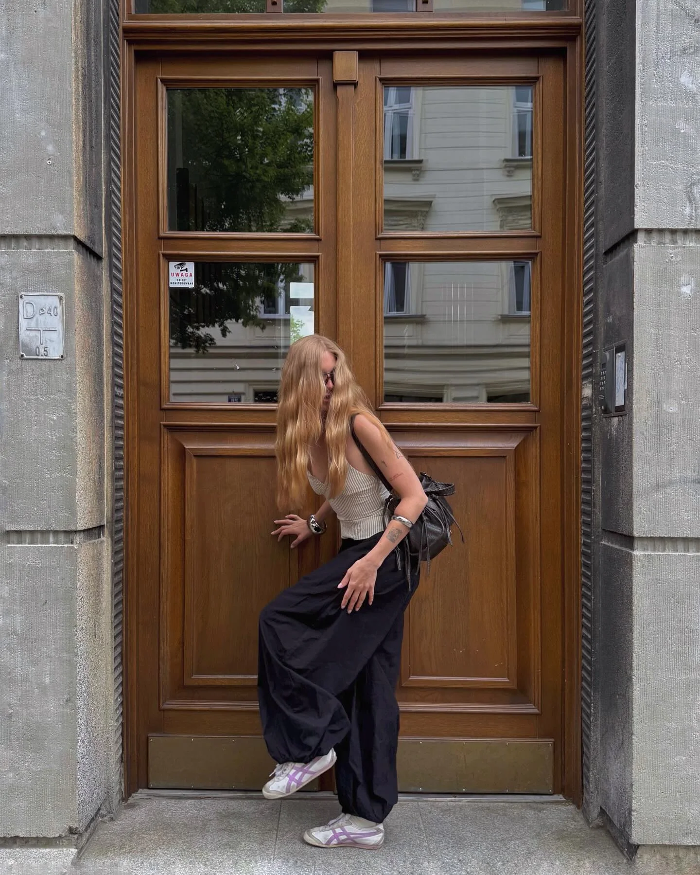 wide leg pants outfit