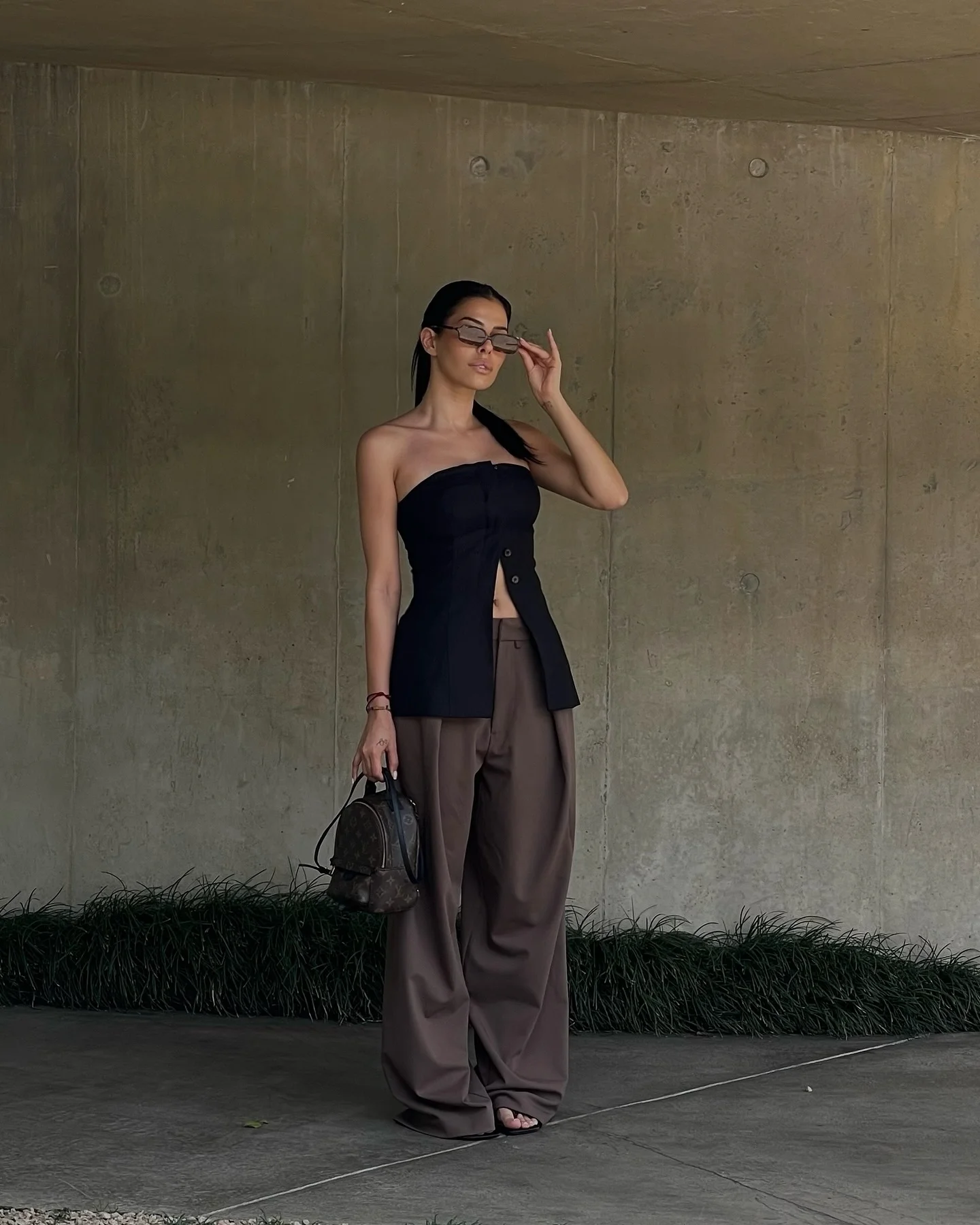 wide leg pants outfit