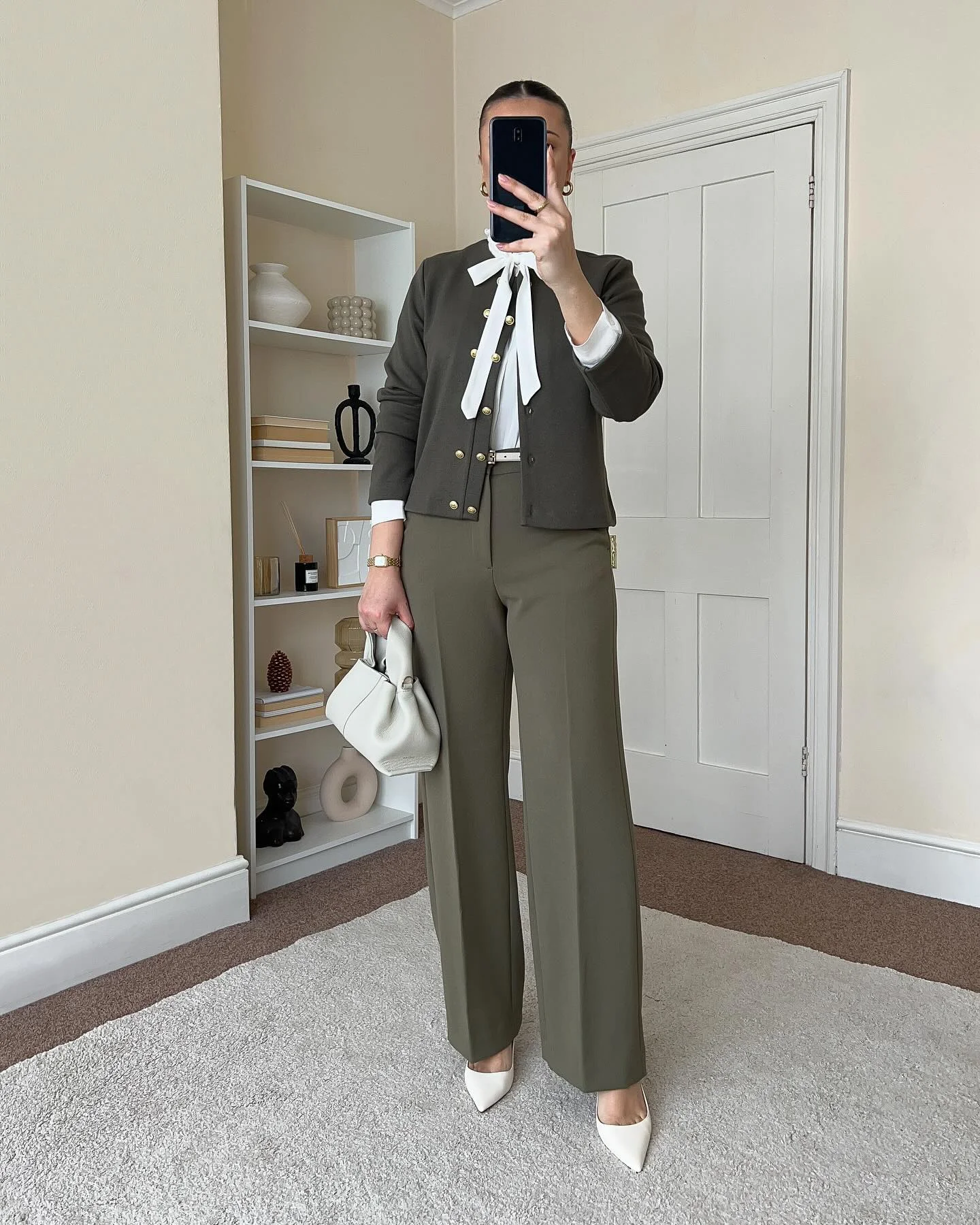 Styled Inspo - Seasonable Outfits